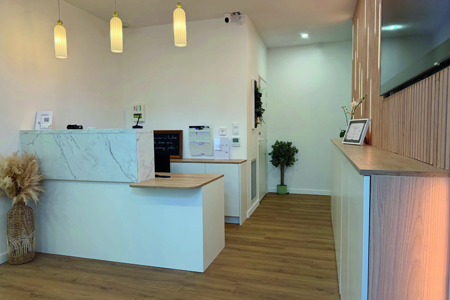 Accueil du Cabinet Dentaire La Bornière, proche de Montpellier vue d'entrée