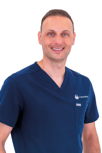 Dr Mechali, chirurgien-dentiste spécialisé en implantologie au Cabinet Dentaire La Bornière, à Pignan, proche de Montpellier